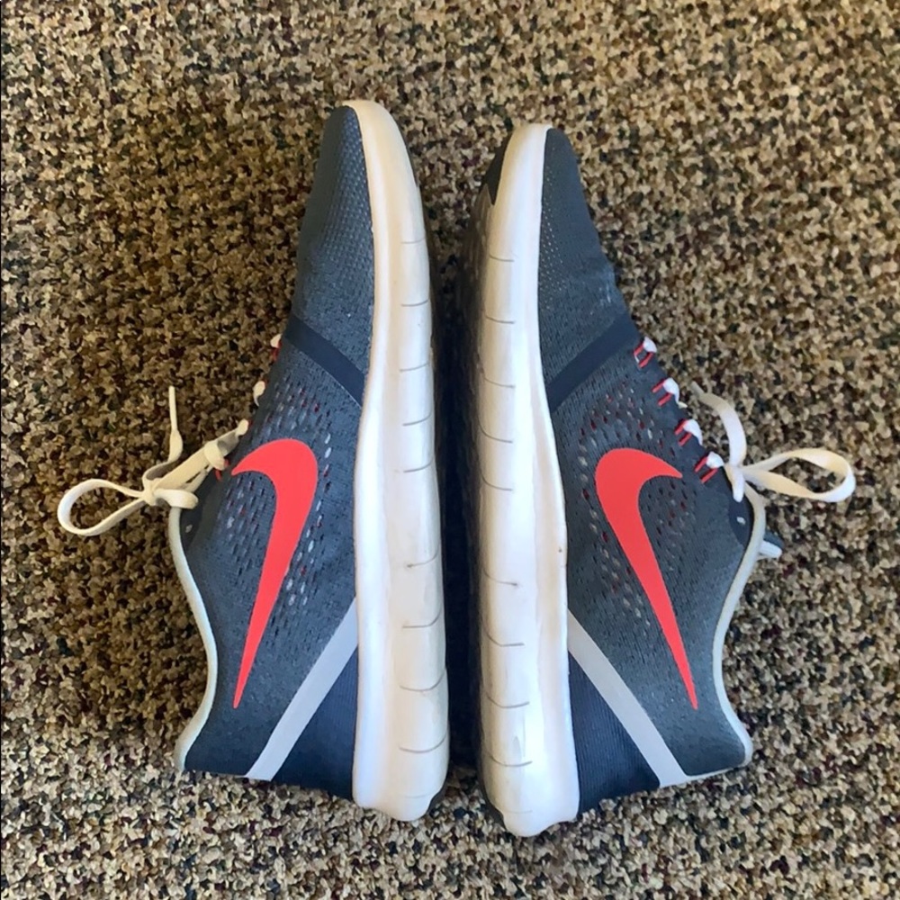 NIKE FREE RUN SHOE